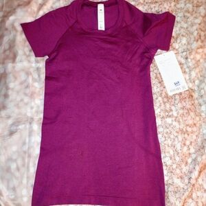 Women's Lululemon Short Sleeve Active Top - Plum Swiftly Tech 2.0 New With Tags